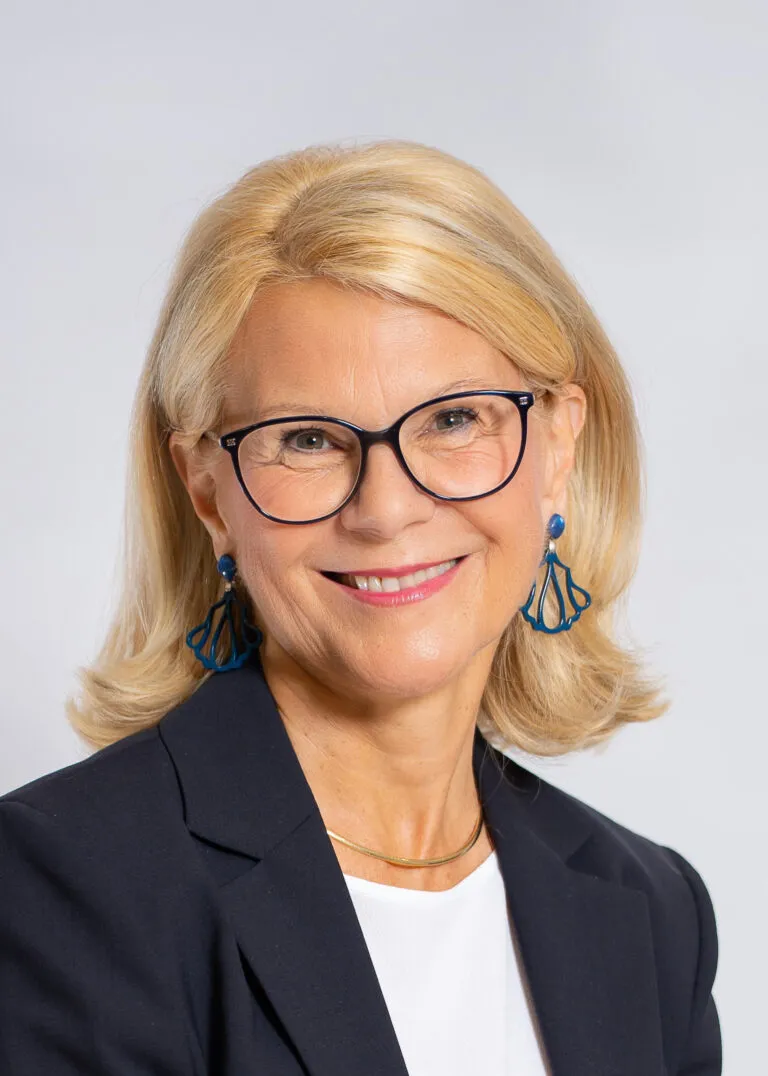 HR Mag. Evelyn Haubner-Pehböck, Direktorin der HAK/HAS Gmunden