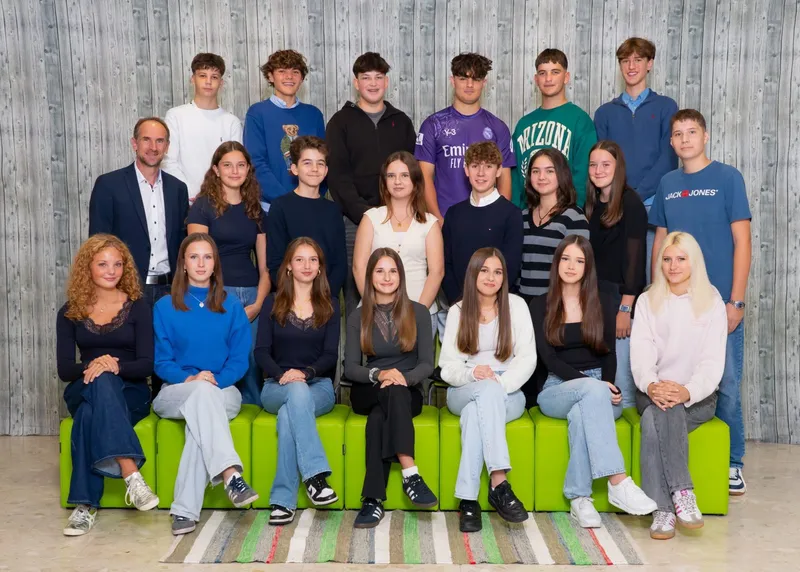 Klassenfoto der 1BM, Schuljahr 2025/26