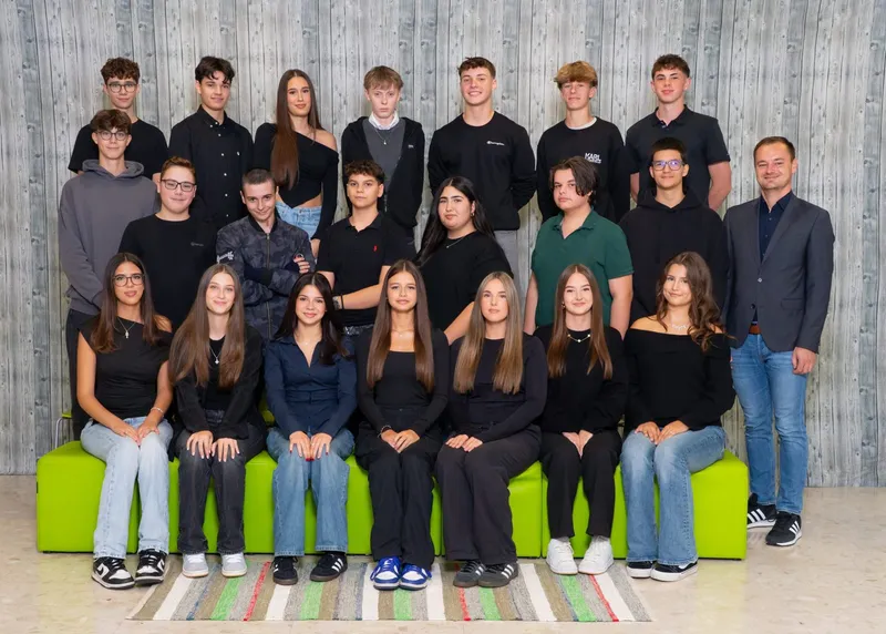 Klassenfoto der 2BK, Schuljahr 2025/26